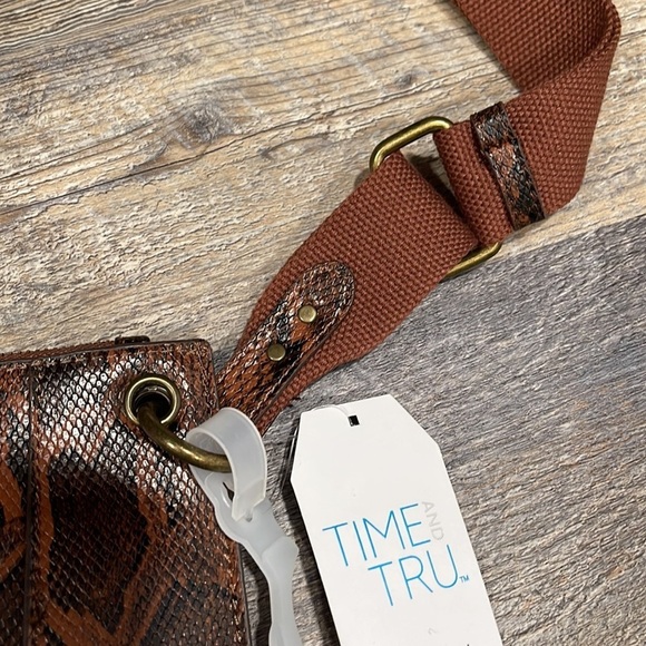 Time and try Bentley crossbody bag - Picture 5 of 9